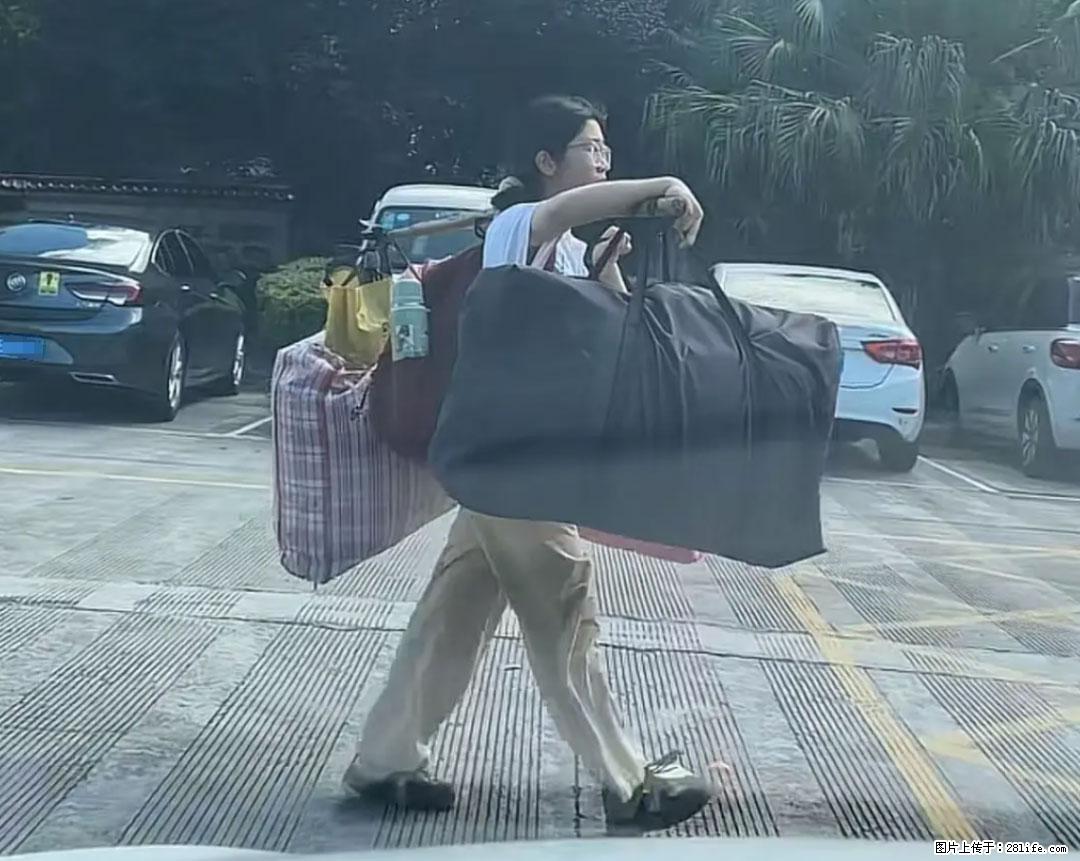 全网追的“扁担女孩”,找了一份暑假工,时薪12元 - 六盘水生活资讯 - 六盘水28生活网 lps.28life.com