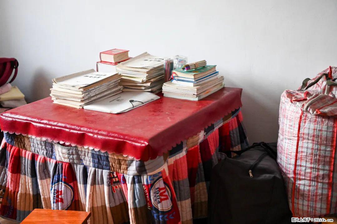 全网追的“扁担女孩”,找了一份暑假工,时薪12元 - 六盘水生活资讯 - 六盘水28生活网 lps.28life.com